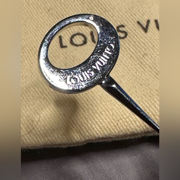Louis Vuitton Stick Pin-Authentic - Picture 2 of 4